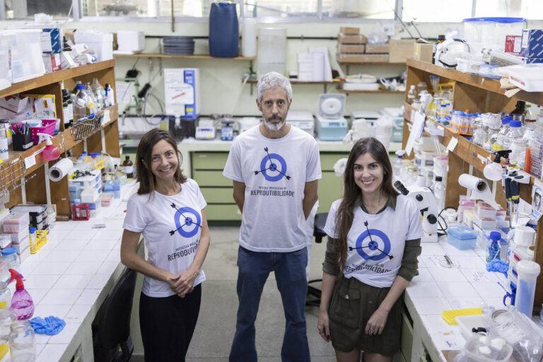 Iniciativa reúne 56 laboratórios para replicar pesquisas - 09/04/2025 - Ciência